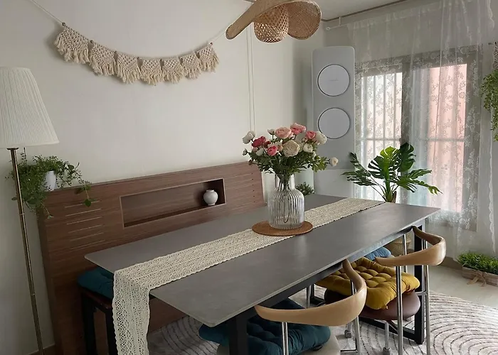 Gini Sindorim Walking Distance From Yeongdeungpo Station Up To 8 People 3 Bedrooms Hongik Station Incheon