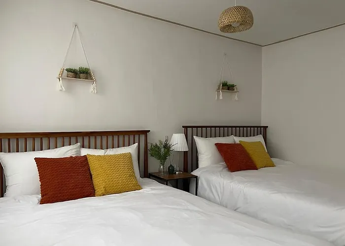 Апартаменты Gini Sindorim Walking Distance From Yeongdeungpo Station Up To 8 People 3 Bedrooms Hongik Station Incheon