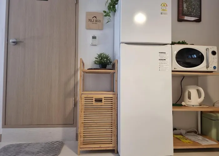 Gini Sindorim Walking Distance From Yeongdeungpo Station Up To 8 People 3 Bedrooms Hongik Station Incheon Апартаменты *