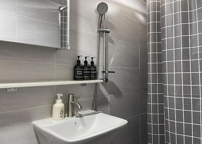 Gini Sindorim Walking Distance From Yeongdeungpo Station Up To 8 People 3 Bedrooms Hongik Station Incheon Апартаменты