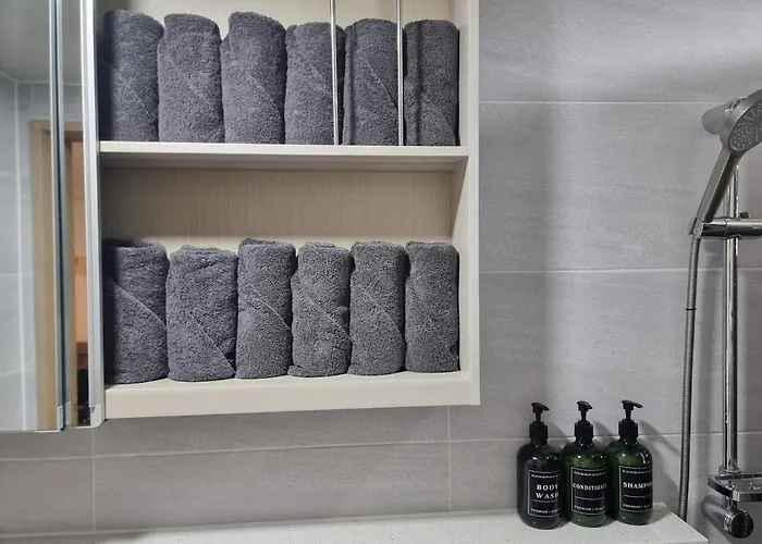 Gini Sindorim Walking Distance From Yeongdeungpo Station Up To 8 People 3 Bedrooms Hongik Station Incheon Апартаменты *
