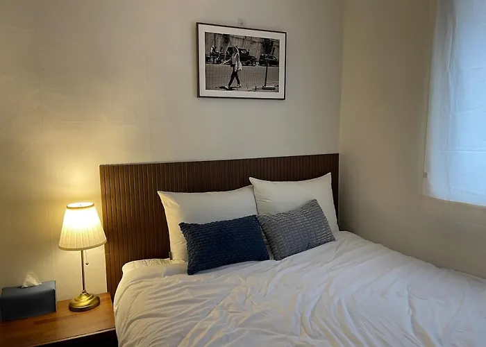 Апартаменты Gini Sindorim Walking Distance From Yeongdeungpo Station Up To 8 People 3 Bedrooms Hongik Station Incheon