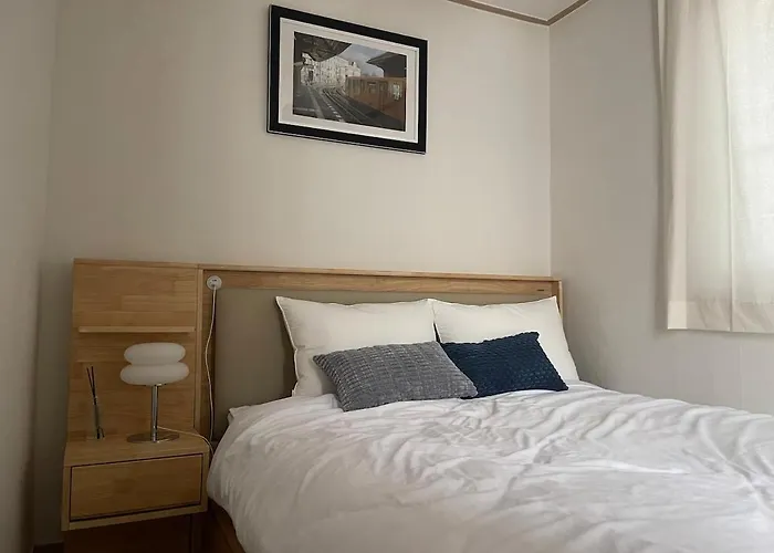 Gini Sindorim Walking Distance From Yeongdeungpo Station Up To 8 People 3 Bedrooms Hongik Station Incheon *