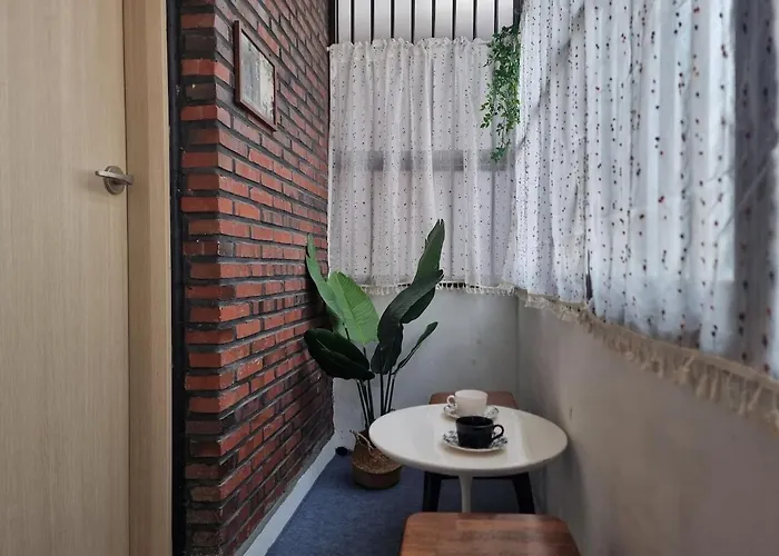 Gini Sindorim Walking Distance From Yeongdeungpo Station Up To 8 People 3 Bedrooms Hongik Station Incheon * Сеул